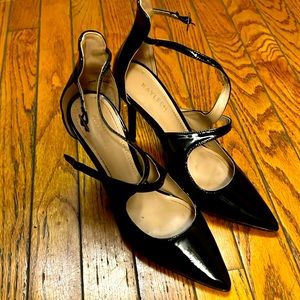 4 inch black strap tails worn once size 7 1/2